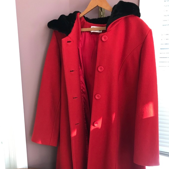 Vintage Red Wool Coat - Picture 5 of 8